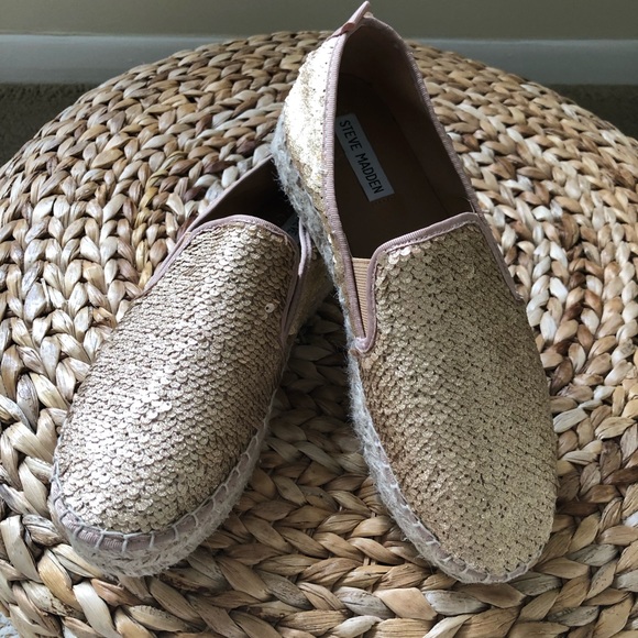 Steve Madden Shoes - STEVE MADDEN SLIP ON.